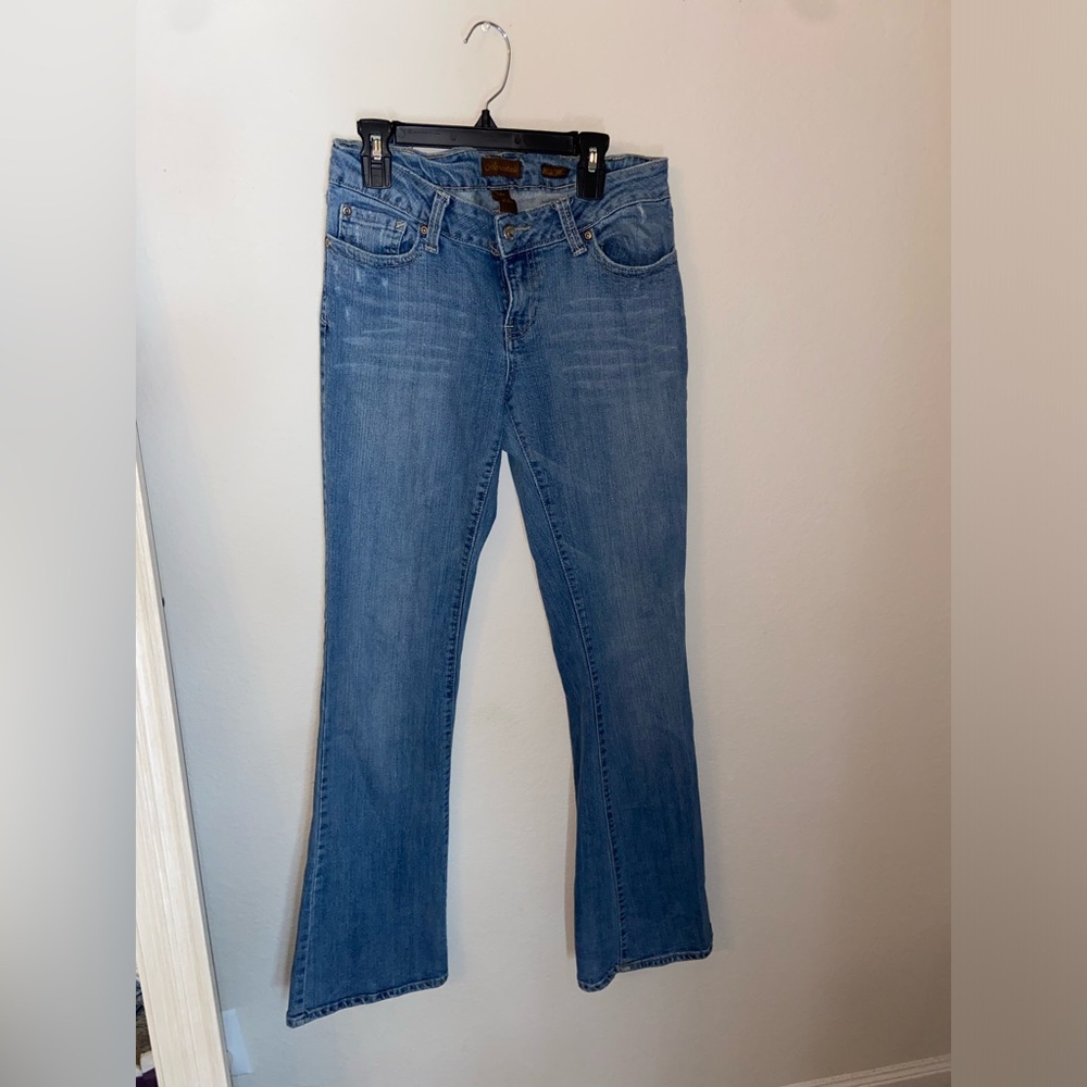 AéRopostale mid rise, flare jeans